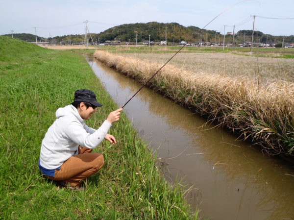 釣りもいろいろ 攻め 待ち 違う醍醐味 日本経済新聞 釣りもいろいろ 攻め 待ち 違う醍醐味 日本経済新聞