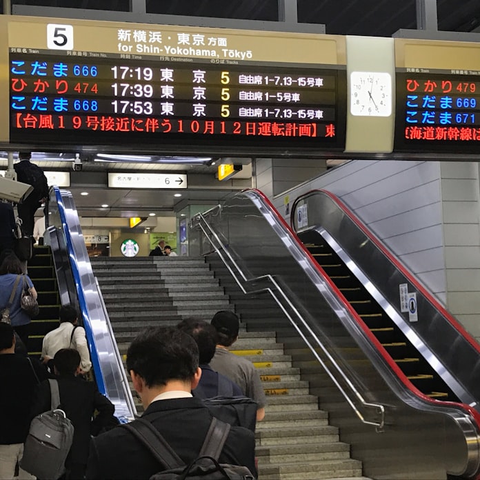 台風19号に静岡県内企業も警戒 工場停止や店舗休業 日本経済新聞 台風19号に静岡県内企業も警戒 工場停止や店舗休業 日本経済新聞
