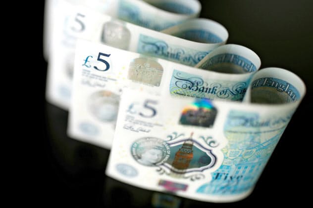 英通貨ポンドは対ドルで3カ月半ぶりの高値水準に=ロイター 英通貨ポンドは対ドルで3カ月半ぶりの高値水準に=ロイター