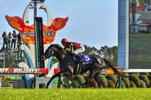 クロノジェネシスがg1初勝利 競馬の秋華賞 写真 共同 日本経済新聞