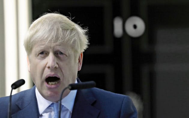 試練の1週間を迎えるジョンソン英首相=AP 試練の1週間を迎えるジョンソン英首相=AP