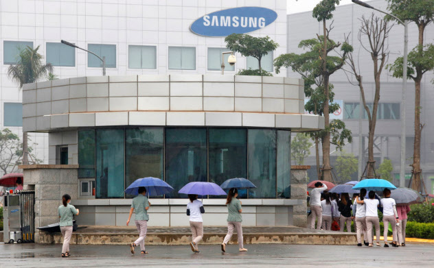 サムスンが巨大スマホ工場を持つなど、ベトナムでは韓国企業の存在が大きい=ロイター サムスンが巨大スマホ工場を持つなど、ベトナムでは韓国企業の存在が大きい=ロイター