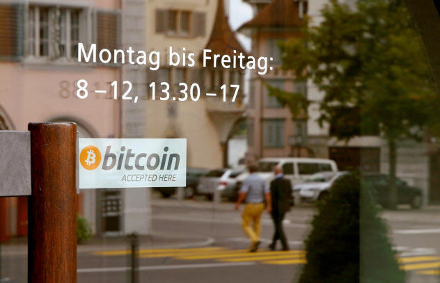 ビットコインなどが使用できる場所が多くあるツーク州には、仮想通貨関連企業が集積している=ロイター ビットコインなどが使用できる場所が多くあるツーク州には、仮想通貨関連企業が集積している=ロイター