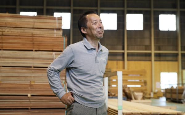 西粟倉・森の学校の副社長を務める門倉忍は第二の人生を求めて村に飛び込んだ