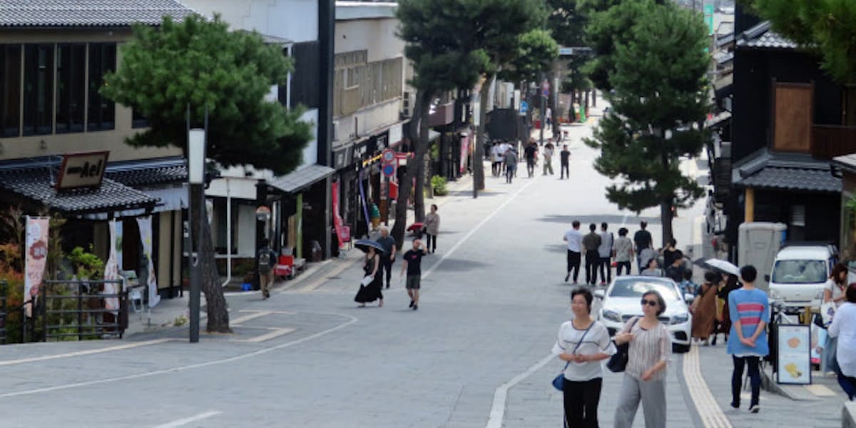 出雲大社 遷宮後もにぎわい 陰に 縁結びブーム 日本経済新聞