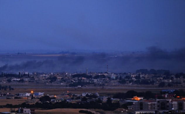 トルコ軍は越境攻撃を一時停止したが、シリアとの危機は収まるのか=AP トルコ軍は越境攻撃を一時停止したが、シリアとの危機は収まるのか=AP