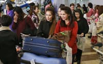 外国人は定住者、旅行客とも増えている（仙台空港）