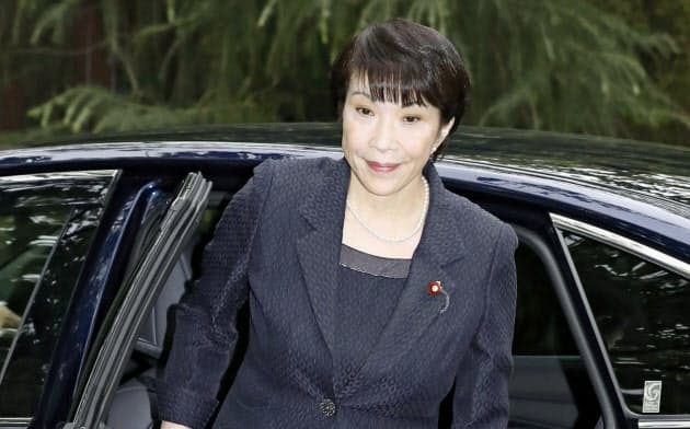 類似している記事 自動検索 靖国神社を参拝に訪れた高市総務相 18日午後 総務相が靖国参拝 閣僚で2人目 秋季例大祭 19 10 18 15 40 2年半ぶりに閣僚靖国参拝 中韓から批判 19 10 17 19 30 閣僚の靖国参拝なし 3年連続 中国などに配慮 19 8