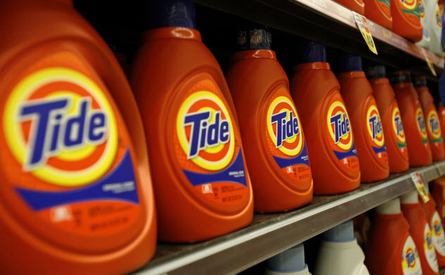 消費財メーカーの幹部も最近「アジャイル」という言葉をよく使う(写真はP&Gの洗剤「タイド」)=ロイター 消費財メーカーの幹部も最近「アジャイル」という言葉をよく使う(写真はP&Gの洗剤「タイド」)=ロイター