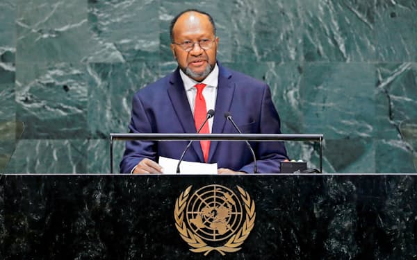 9月、国連総会で演説するバヌアツのサルワイ首相=ロイター