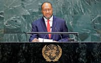 9月、国連総会で演説するバヌアツのサルワイ首相=ロイター