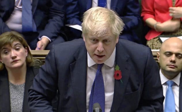 下院解散をめぐり討論するジョンソン英首相(28日、ロンドン)=英下院提供・AP 下院解散をめぐり討論するジョンソン英首相(28日、ロンドン)=英下院提供・AP