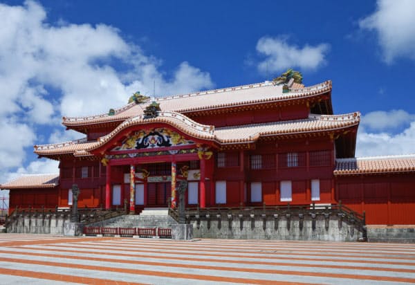 焼失前の首里城正殿 (C)NOBUAKI SUMIDA/SEBUNPHOTO/amanaimages