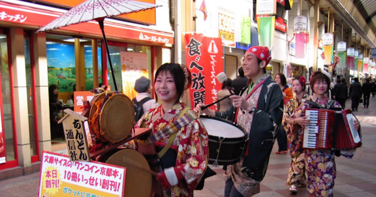ゆうて それな 今や標準語 おもろい関西文化 日本経済新聞