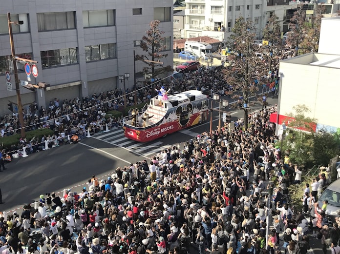 佐賀市でディズニーパレード バルーン 40回記念 日本経済新聞 佐賀市でディズニーパレード バルーン 40回記念 日本経済新聞