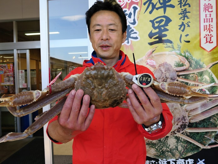 日本海のカニ漁解禁 安定供給へ捕りすぎ防止に知恵 日本経済新聞 日本海のカニ漁解禁 安定供給へ捕りすぎ防止に知恵 日本経済新聞
