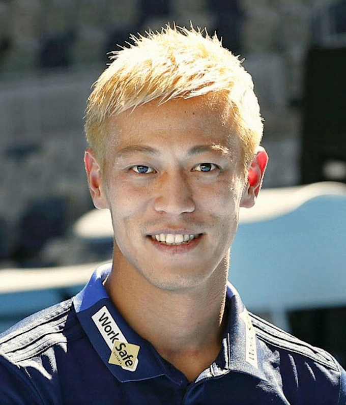 本田圭佑 フィテッセが獲得 オランダ1部 日本経済新聞