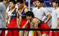 体操の世界選手権で日本男子は2大会連続の金メダルゼロに終わった=共同