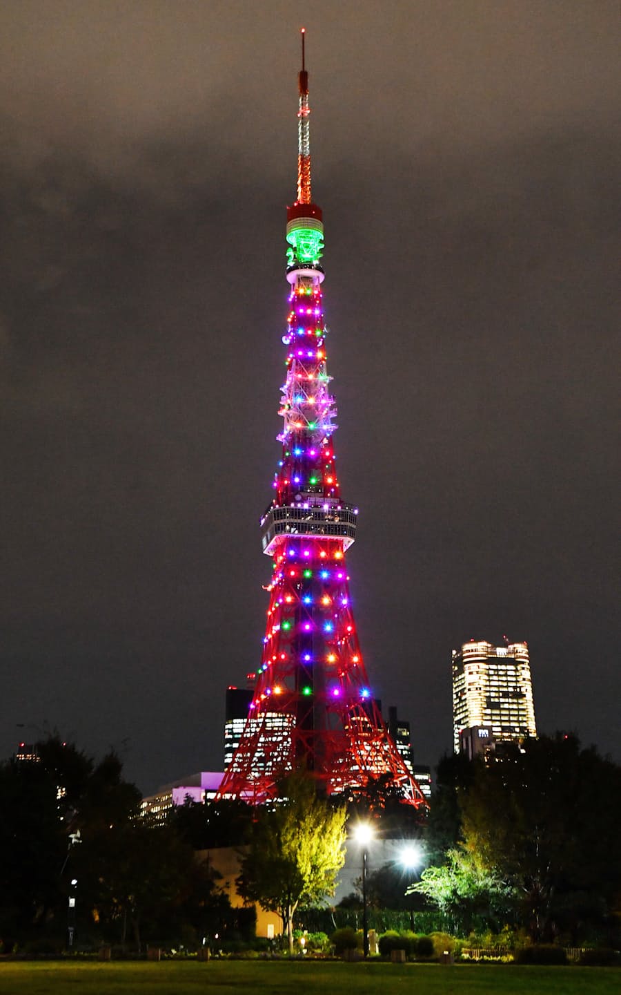 東京タワーで新ライトアップ 石井幹子さんデザイン 日本経済新聞