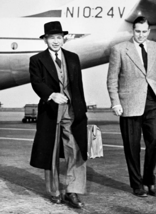 サヴィル ロウの ヘンリー プール を贔屓に 白洲次郎 ジーンズ姿に 米国 何す Nikkei Style サヴィル ロウの ヘンリー プール を贔屓に 白洲次郎 ジーンズ姿に 米国 何す Nikkei Style