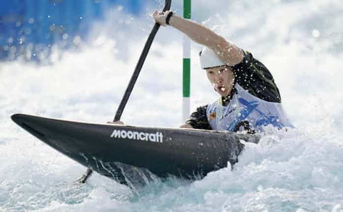 カヌー 足立 攻めの漕ぎで悲願の代表内定 日本経済新聞
