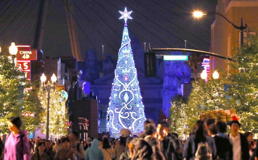 Usj クリスマスイベント 10年ぶり刷新 日本経済新聞