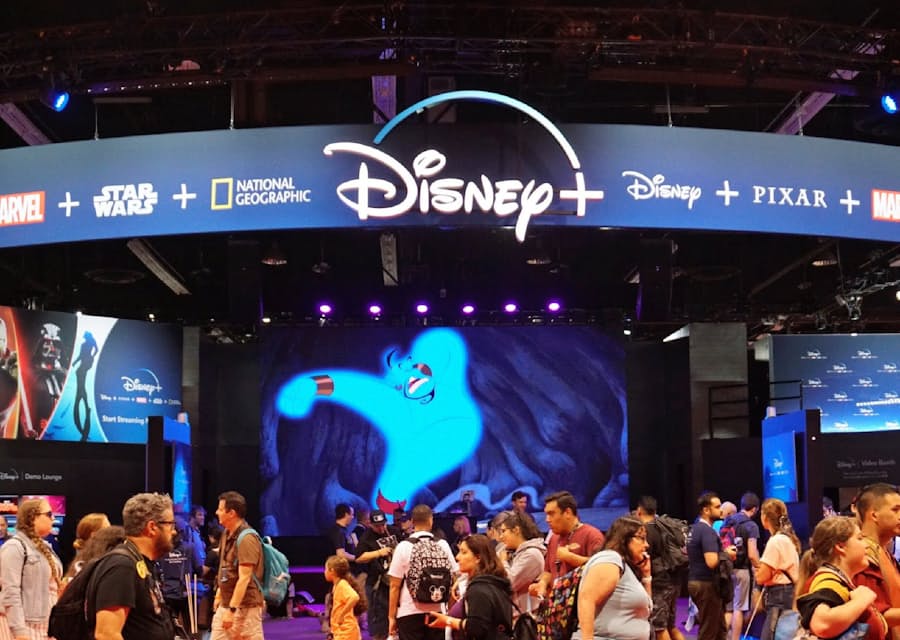 米ディズニーの動画配信 初日で登録者1000万人突破 日本経済新聞