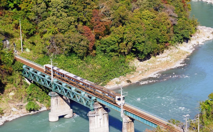 17日開通の天龍峡大橋 観光再生の切り札に 日本経済新聞 17日開通の天龍峡大橋 観光再生の切り札に 日本経済新聞