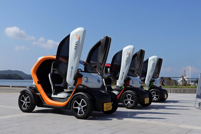 小型電動車 高齢者の移動手段に 経産省 普及へ補助金 日本経済新聞