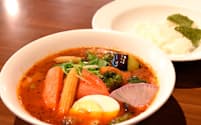 「カレー食堂　心」のスープは和洋の材料から取っただしが売りだ（札幌市）