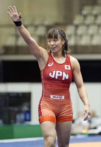 日本 A組1位で決勝へ レスリング女子w杯 日本経済新聞