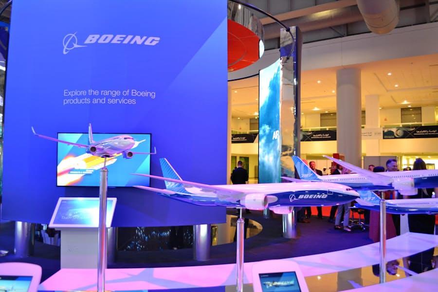 ドバイ航空ショー 発注52 減 エミレーツは減速 日本経済新聞