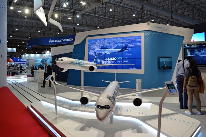 ドバイ航空ショー 発注52 減 エミレーツは減速 日本経済新聞 ドバイ航空ショー 発注52 減 エミレーツは減速 日本経済新聞