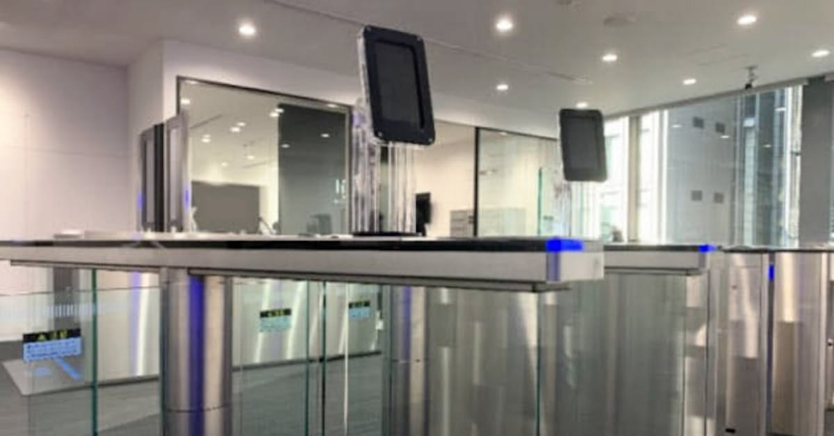 ソフトバンク系 オフィス出入り口に顔認証 日本経済新聞