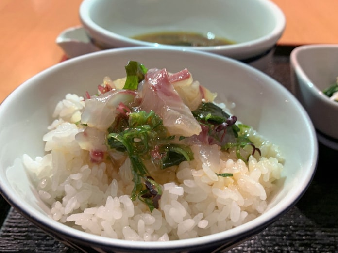 愛媛 人気の鯛めし 2種類の味を楽しんで 日本経済新聞 愛媛 人気の鯛めし 2種類の味を楽しんで 日本経済新聞