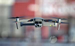 商用ドローンの市場は急拡大している(DJI製のドローン)=ロイター 商用ドローンの市場は急拡大している(DJI製のドローン)=ロイター