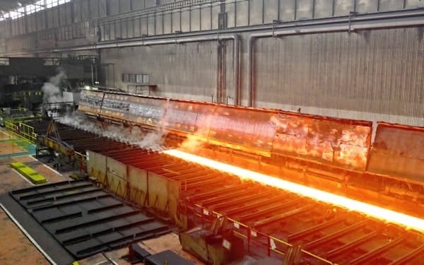 鉄鋼メーカーは設備の改修に多額の費用がかかる（JFEスチール西日本製鉄所福山地区）