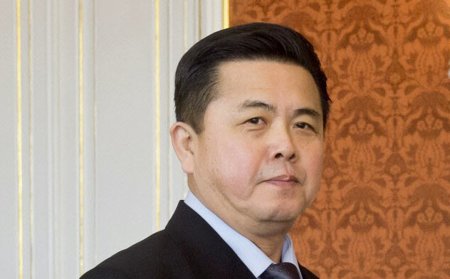 北朝鮮の駐チェコ大使を務めた金平一氏(2015年1月、プラハ)=AP 北朝鮮の駐チェコ大使を務めた金平一氏(2015年1月、プラハ)=AP