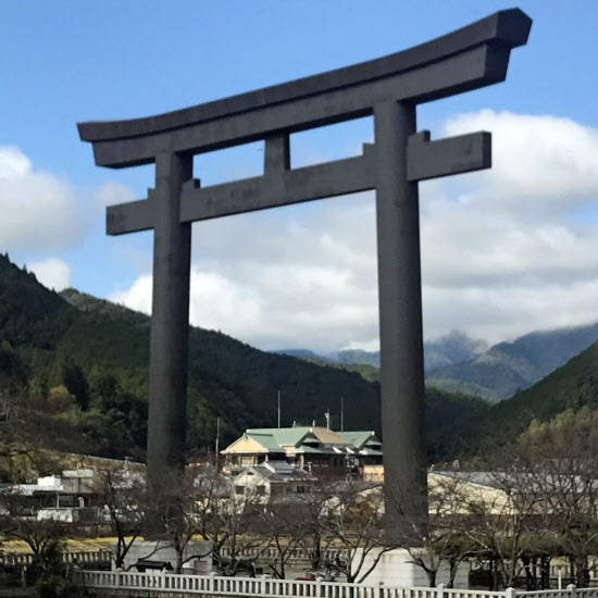 映えスポ 大斎原の大鳥居 日本経済新聞 映えスポ 大斎原の大鳥居 日本経済新聞