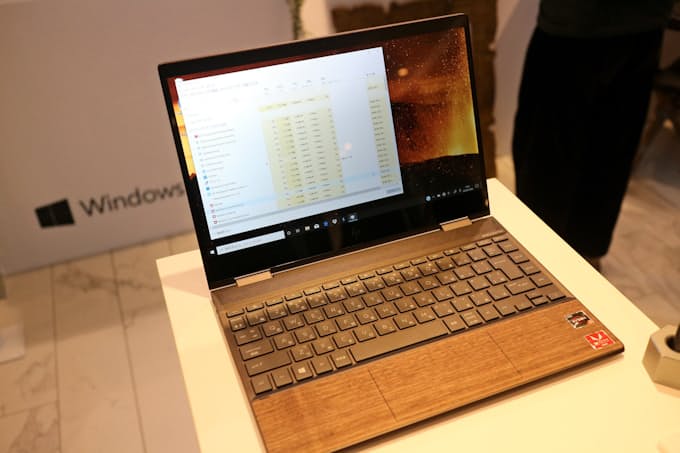 日本hp 素材に木を採用した個人向けpc発売 日本経済新聞