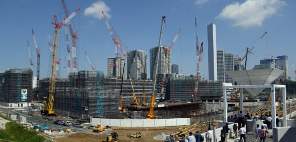 東京五輪後を見据えた施策にも重点を置く(建設が進む選手村)