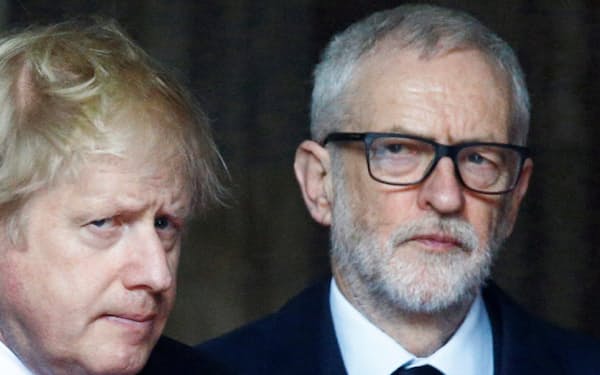 ジョンソン首相(左)と労働党のコービン党首。12日の総選挙後にどちらが組閣するにしても、英連合王国の解体は避けられないとの懸念が高まっている=ロイター