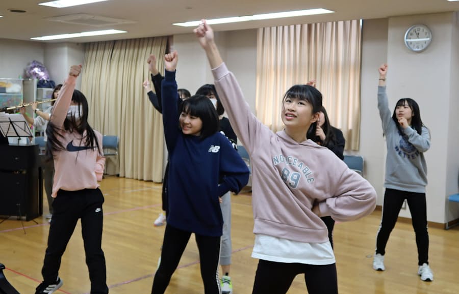 Perfume Babymetal 広島から歌姫 世界へ 日本経済新聞