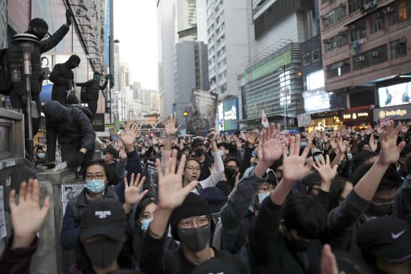 https://article-image-ix.nikkei.com/https%3A%2F%2Fimgix-proxy.n8s.jp%2FDSXMZO5311385009122019EA2001-PN1-3.jpg?auto=format%2Ccompress&ch=Width%2CDPR&fit=max&ixlib=java-1.2.0&s=d6147bf6aac26b06fe6179f176b88464 https://article-image-ix.nikkei.com/https%3A%2F%2Fimgix-proxy.n8s.jp%2FDSXMZO5311385009122019EA2001-PN1-3.jpg?auto=format%2Ccompress&ch=Width%2CDPR&fit=max&ixlib=java-1.2.0&s=d6147bf6aac26b06fe6179f176b88464