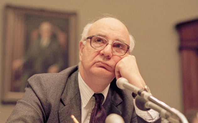 1987年5月、FRB議長を務めていたときのボルカー氏=AP 1987年5月、FRB議長を務めていたときのボルカー氏=AP