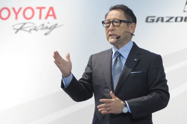 豊田社長が後継育成を本格化 トヨタ、最高幹部一本化: 日本経済新聞