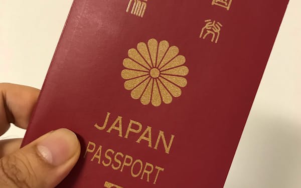 日本のパスポートは「最強」と評された