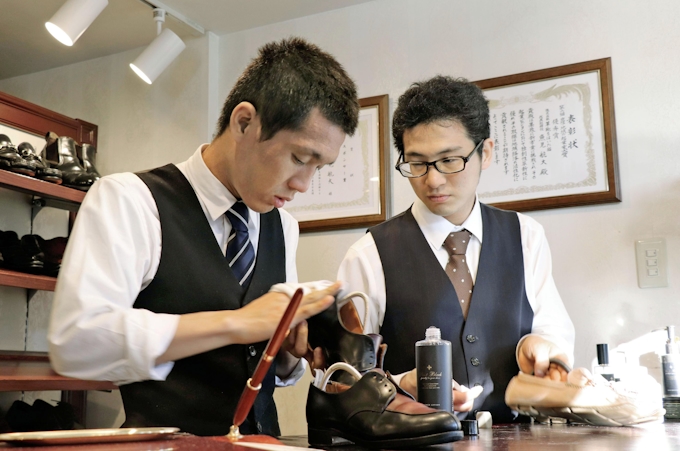 靴磨きで障害者輝く社会を 京都の専門店 若者ら挑戦 日本経済新聞
