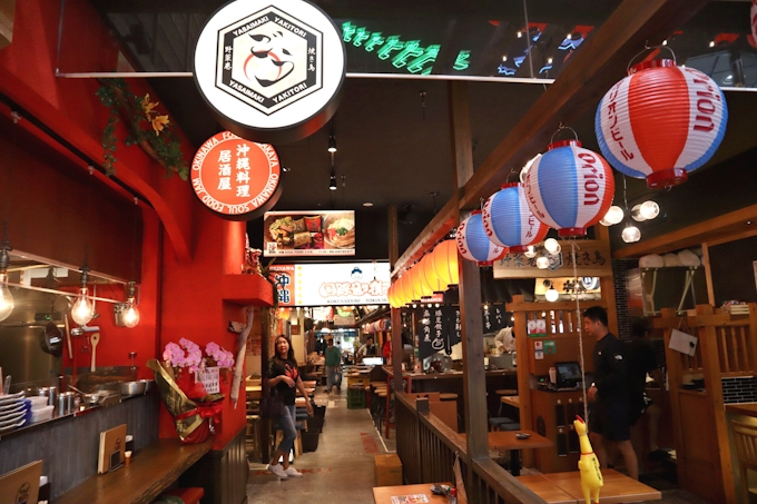 旧沖縄三越ビルに飲食店街が開業 那覇の国際通り 日本経済新聞