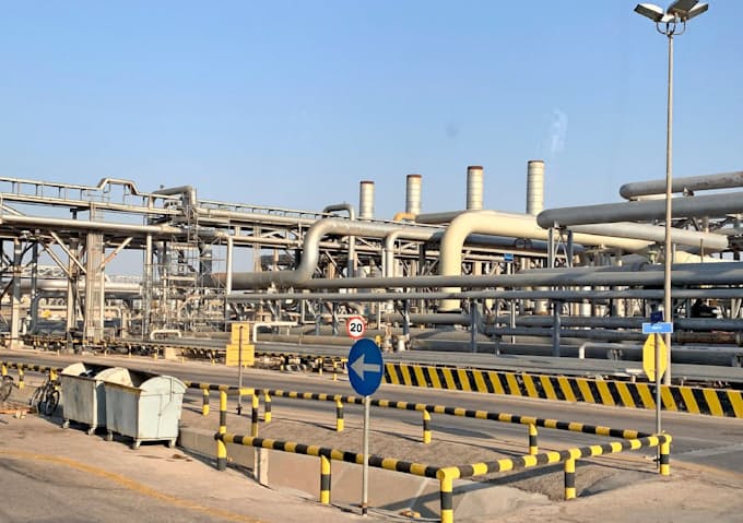 アラムコ株 終値でも2兆ドル突破 国際指数組み入れで 日本経済新聞